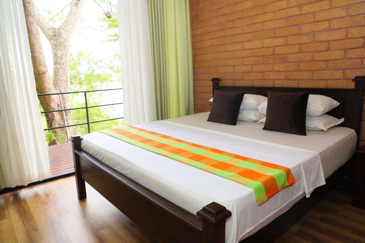 Life Of Leisure Wilpattu Villa Pahala Maragahawewa Eksteriør bilde